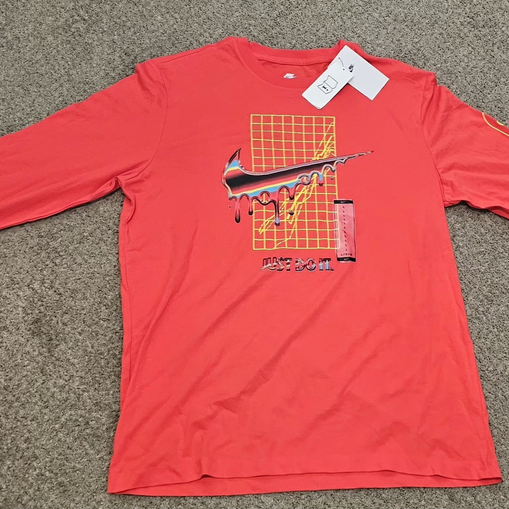The Nike Tee Graphic - Picture 5 of 7